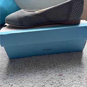 TOMS Women's Green Knit Loafers